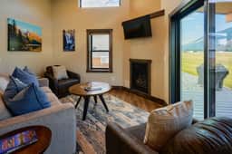 Columbia - Stunning Mountain Views, Close to GNP! - Image 3