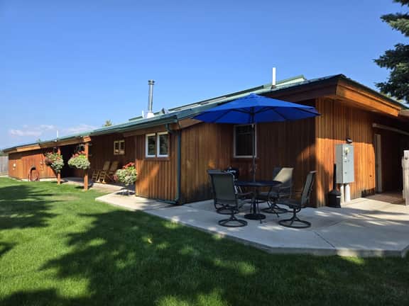 Magical Waterfront Family Retreat! - Image 4